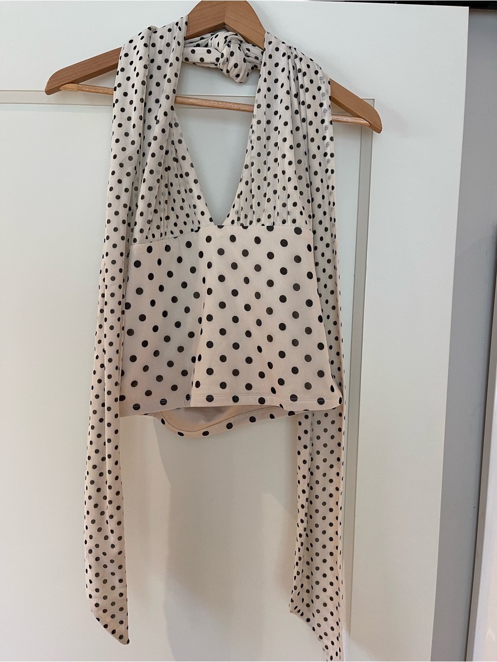 Abercrombie & Fitch women’s halter top with Black Dot Trim Medium